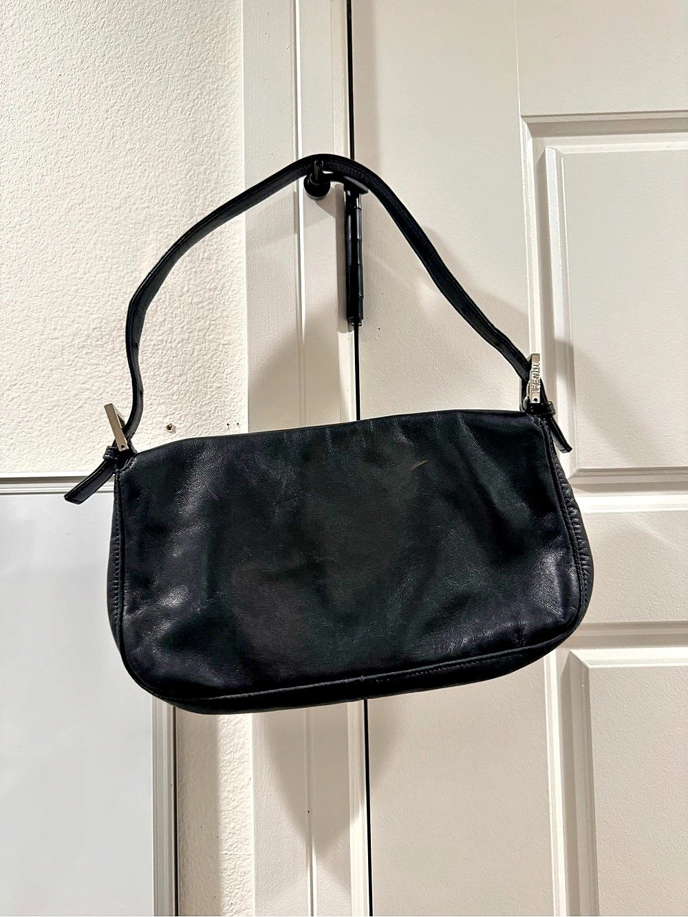 Fendi Black Leather Shoulder Bag - Picture 2 of 7